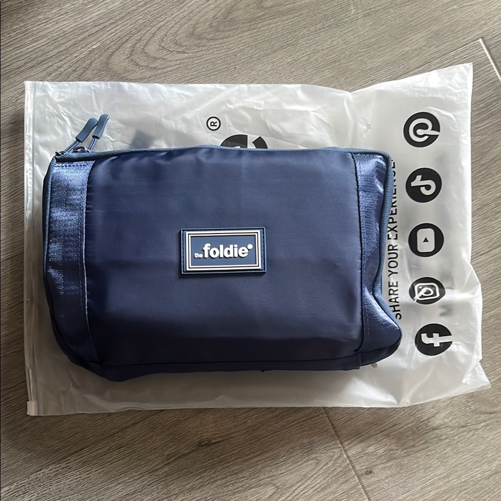 BRAND NEW Navy Foldie Travel Bag